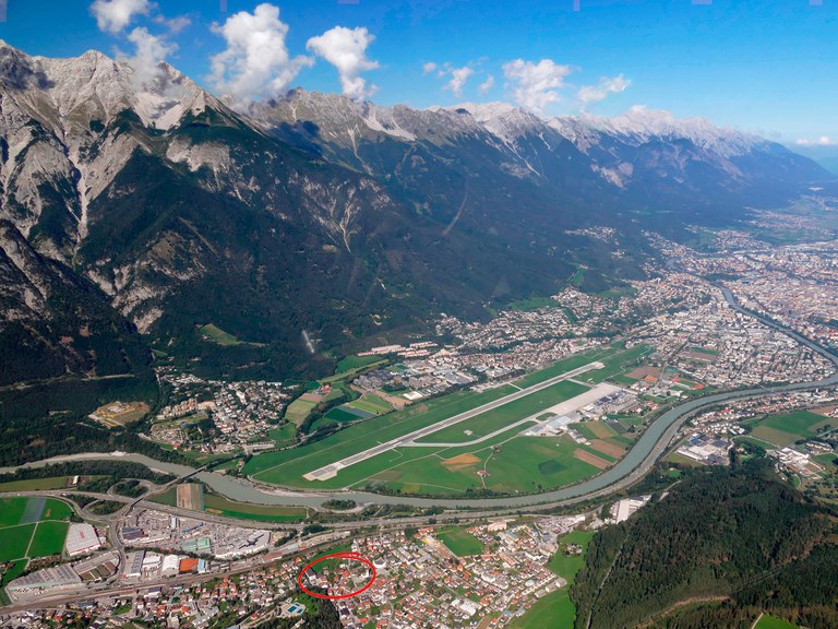 This file is licensed under the Creative Commons Attribution-Share Alike 4.0 International license. Author Rolf Kickuth Source https://commons.wikimedia.org/wiki/File:InnsbruckFlughafen2018-09-08-15-13-12_1.jpg