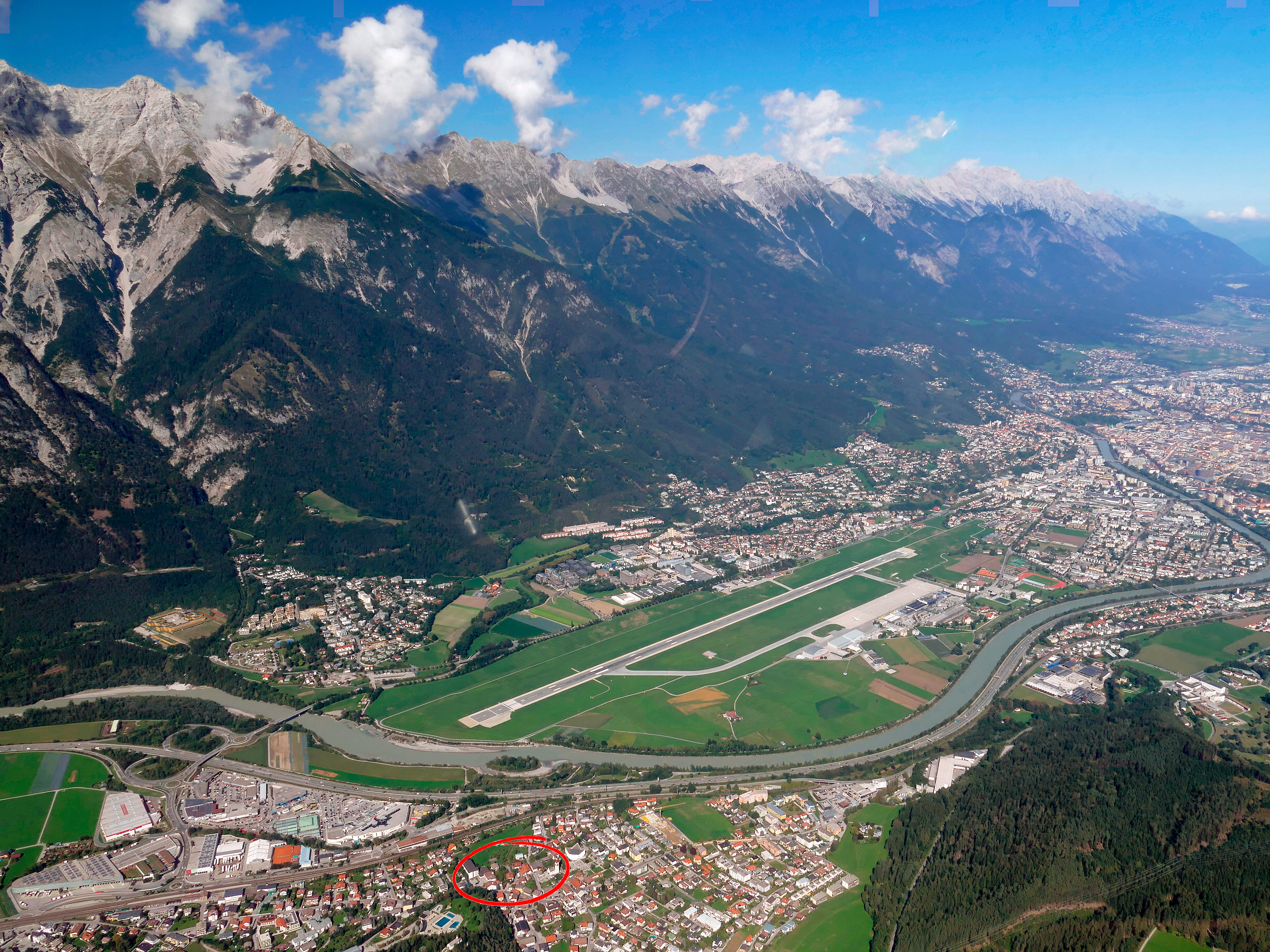 Innsbruck with Voels at the lower left - CC-BY-SA Rolf Kickuth